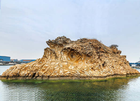 花斑彩石旅游风景区